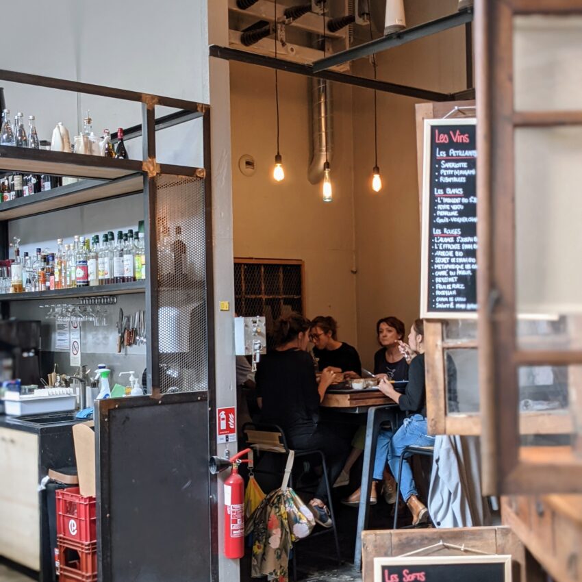 Transfo, bar local